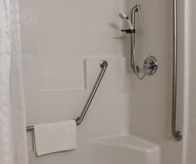 בית מלון כפרי Meridian Inn & Suites Lloydminster