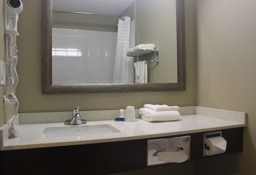 בית מלון כפרי Meridian Inn & Suites Lloydminster