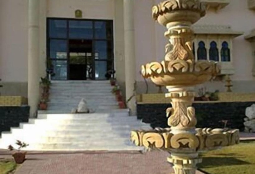 Отель United 21 Royal Resort