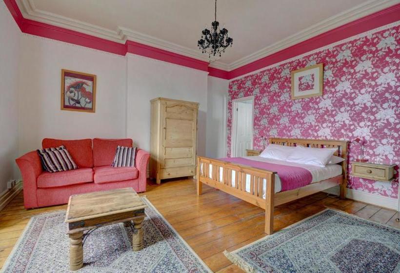 پانسیون Elford House