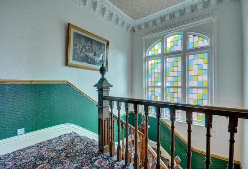 پانسیون Elford House