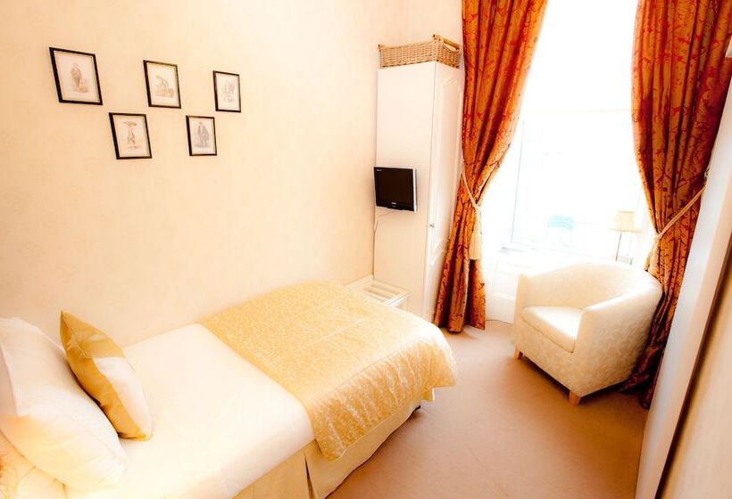 פנסיון Golf View