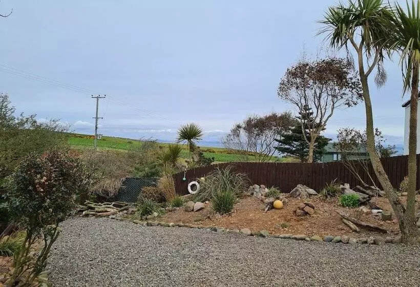 Beautiful 2 Bed Semi Rural Cottage Enclosed Garden