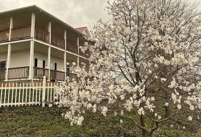 Bed and Breakfast Rocky Hill Inn