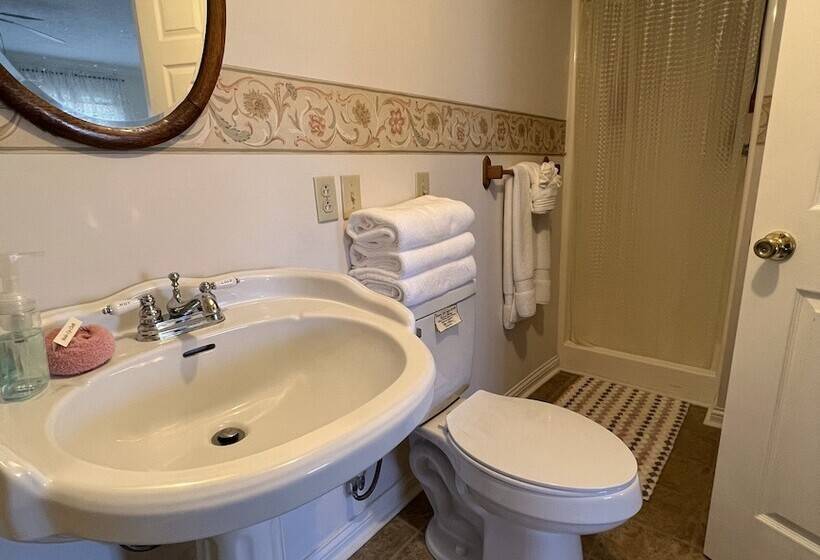 Bed and Breakfast Rocky Hill Inn