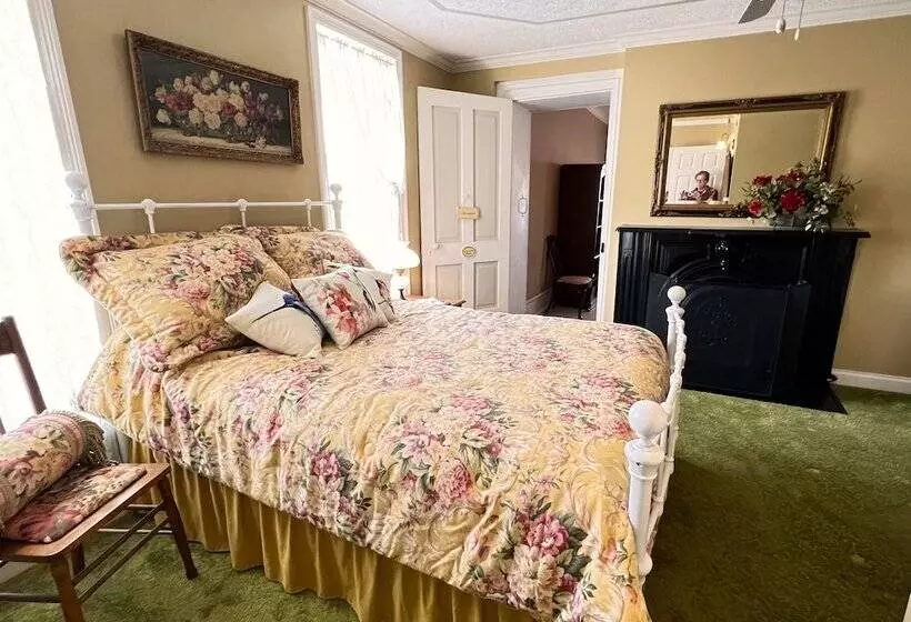 Aamiaismajoitus (B&B) Rocky Hill Inn