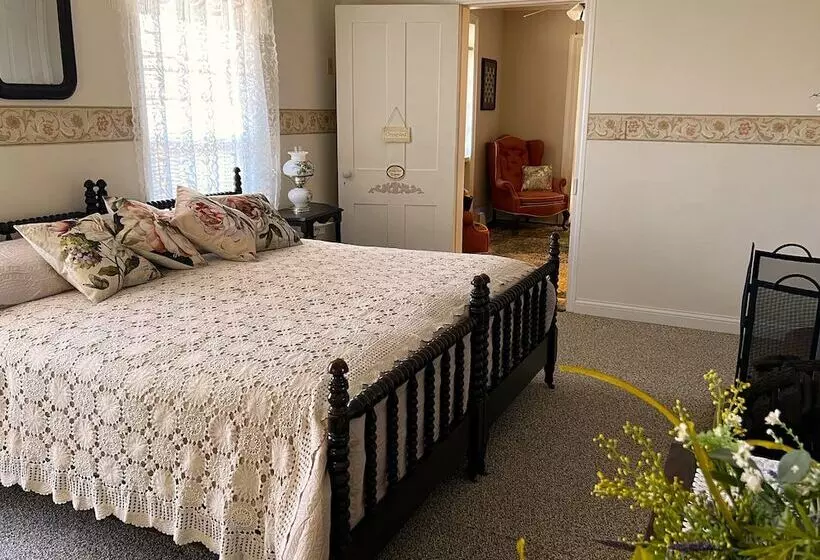 Aamiaismajoitus (B&B) Rocky Hill Inn