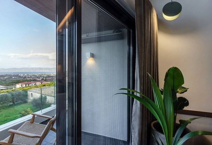 Hotel Acro Upscale Residences