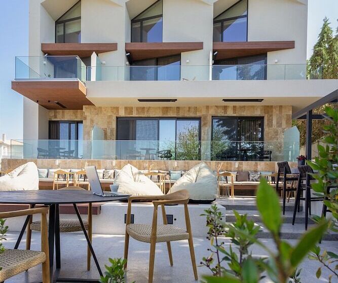 Hotel Acro Upscale Residences