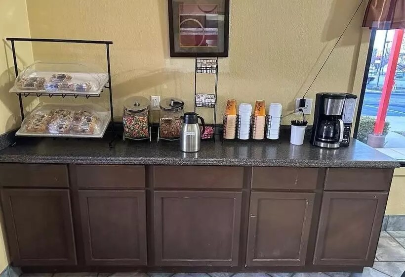 Hotelli Cozy Garden Inn