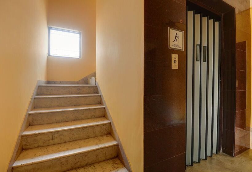 هتل Fab Green Tree Inn