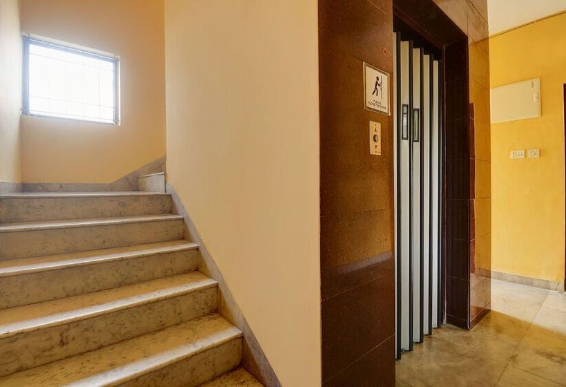 هتل Fab Green Tree Inn