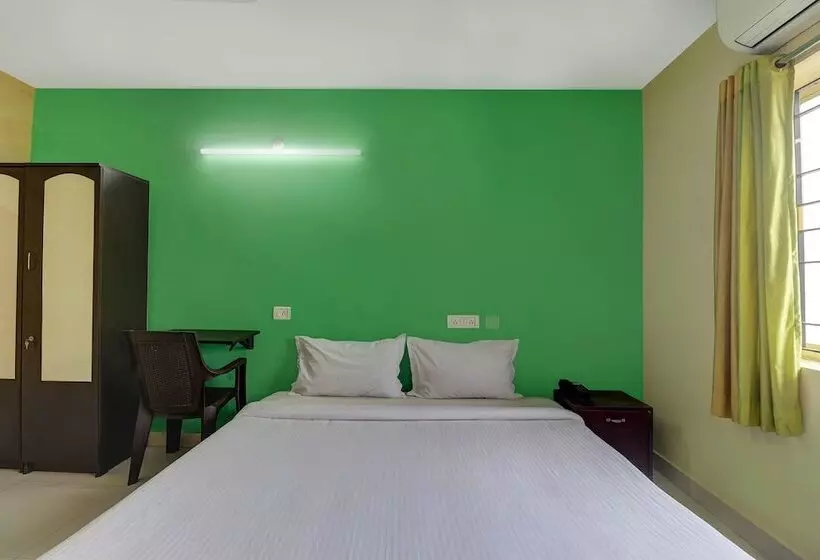Hotelli Fab Green Tree Inn