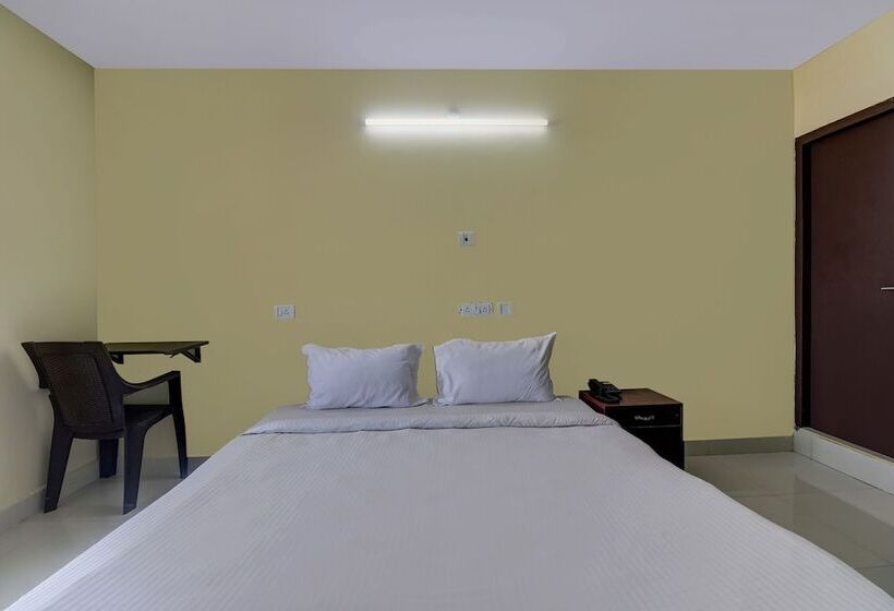 هتل Fab Green Tree Inn