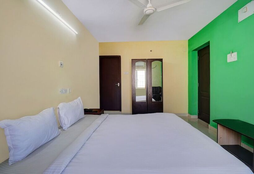 هتل Fab Green Tree Inn