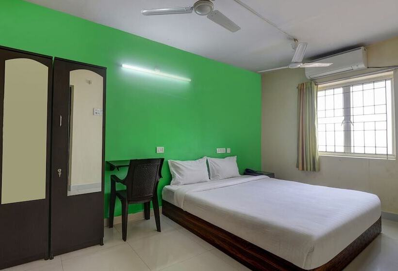 هتل Fab Green Tree Inn