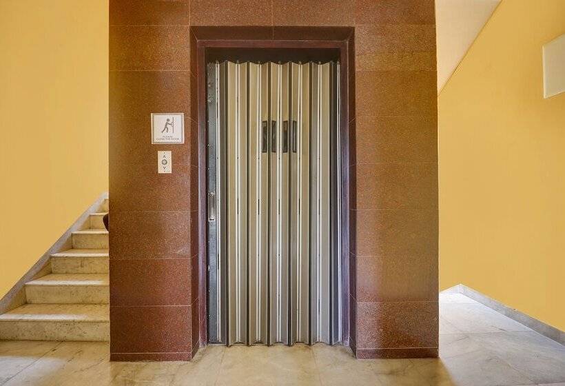 هتل Fab Green Tree Inn