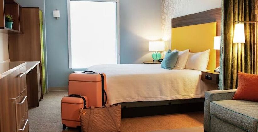 Отель Home2 Suites By Hilton Milwaukee West