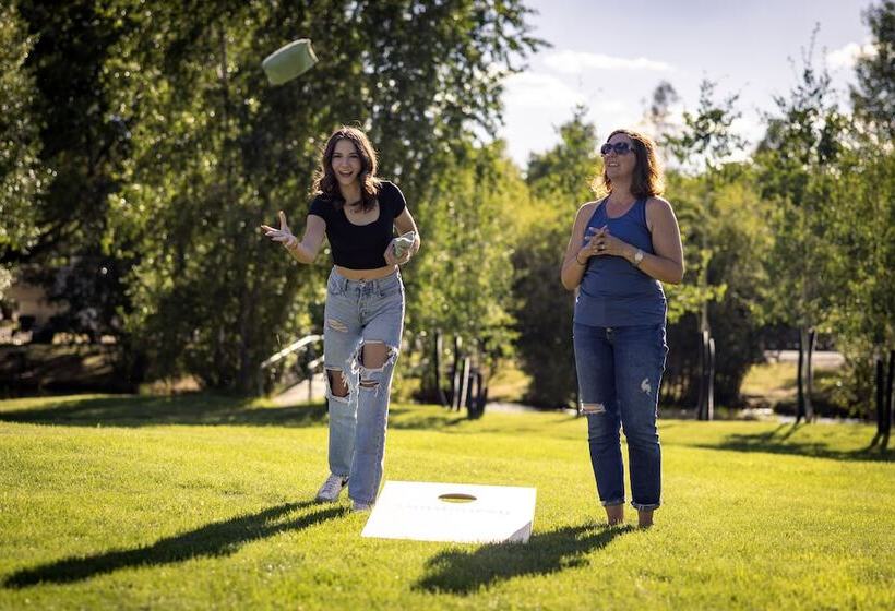 Отель Outdoorsy Bayfield