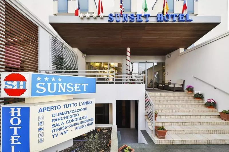هتل Sunset