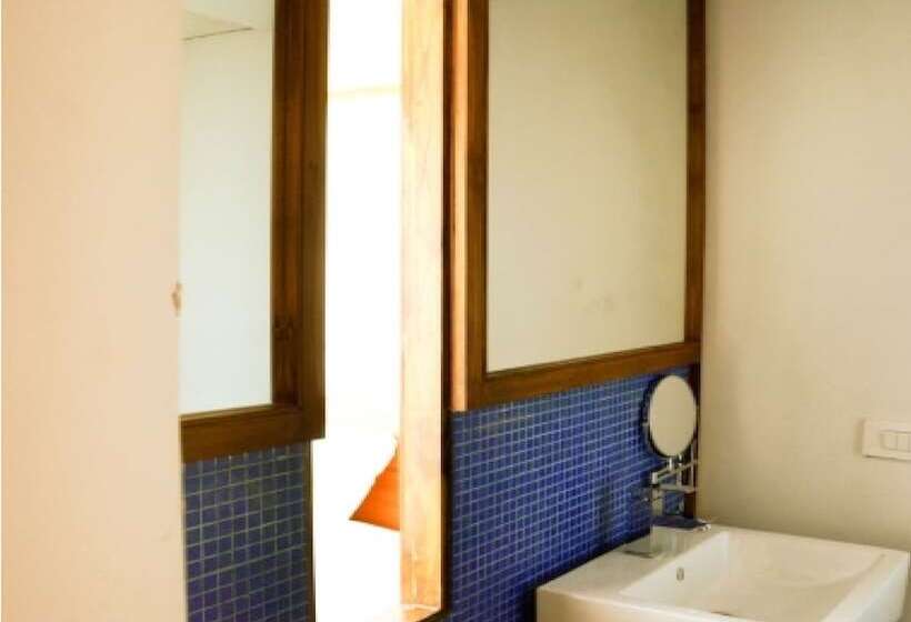 בית מלון כפרי The Sky Imperial Aarivaa Luxury Homestay