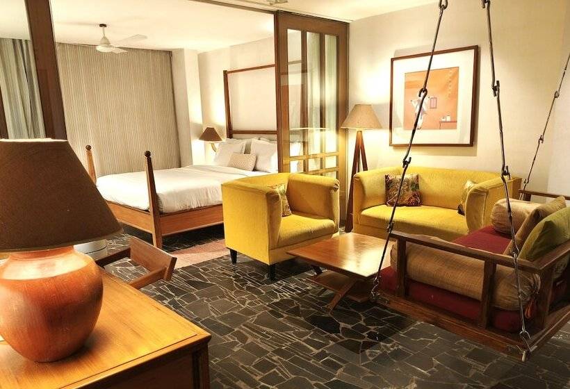 בית מלון כפרי The Sky Imperial Aarivaa Luxury Homestay