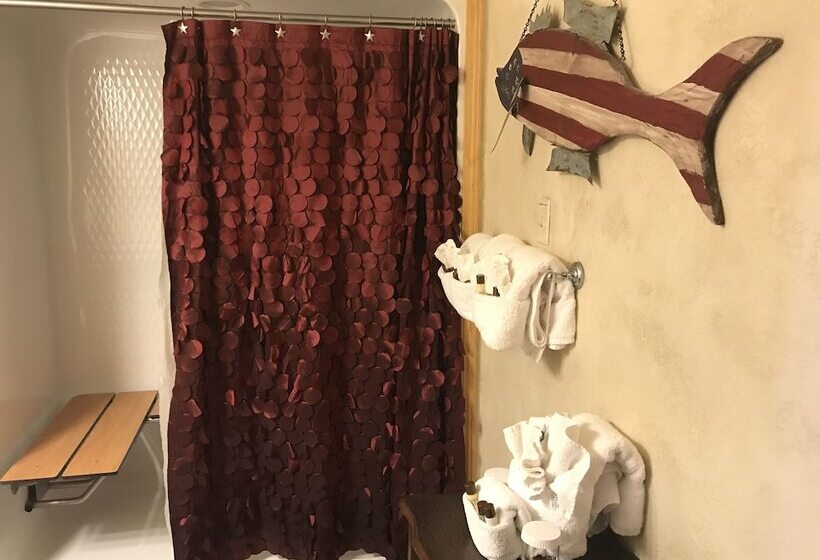 Lake View Two Bedroom, Two Bath Harbor North Luxuryloft Cottage With Private Hot Tub Overlooking Lak