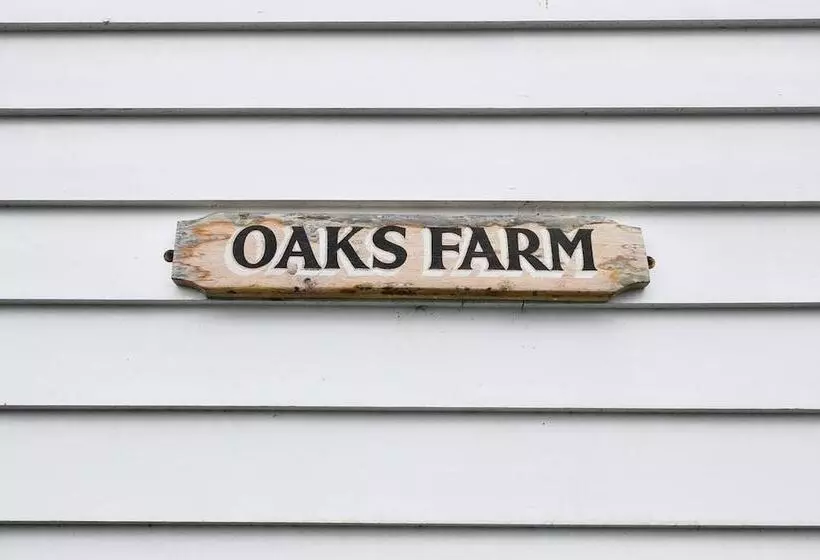 Lovely 4 Bed House In Village Of Sandhurst