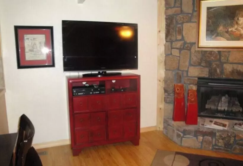 Mountain Harbor Forest View Lodge Cottage By Redawning