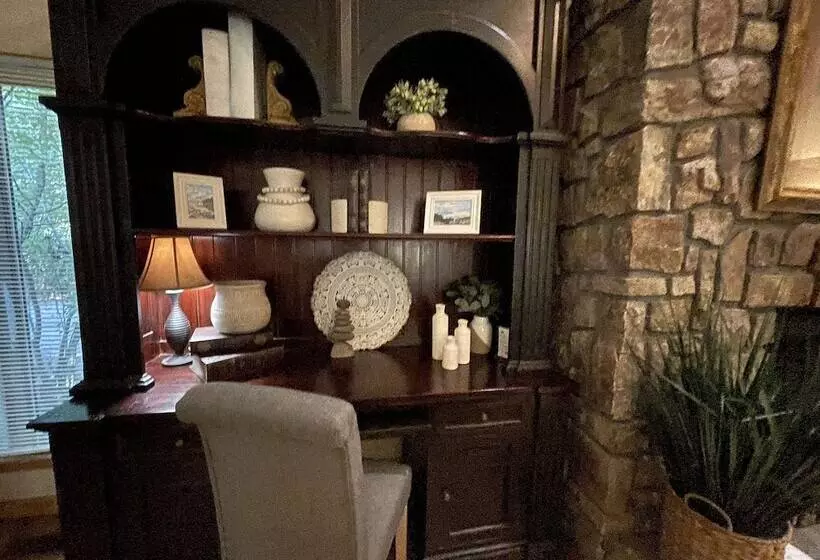 One Bedroom, One Bath Log Sided Cottage With Private Hot Tub On Lake Ouachita. By Redawning