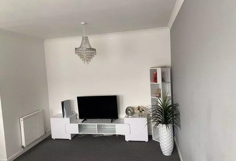 Residenssi Gorgeous 2 Bed Apt In Leafy Richmond!