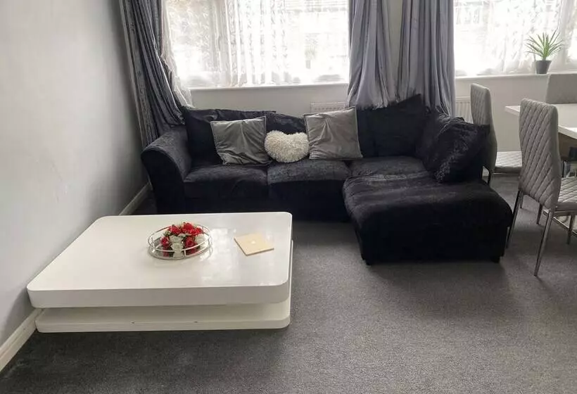 Residenssi Gorgeous 2 Bed Apt In Leafy Richmond!