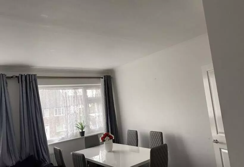 Residenssi Gorgeous 2 Bed Apt In Leafy Richmond!
