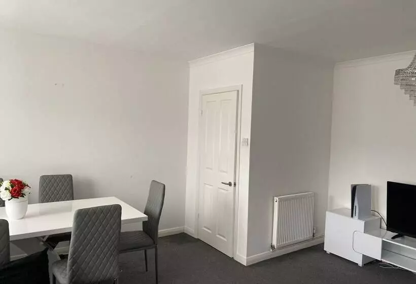 Residenssi Gorgeous 2 Bed Apt In Leafy Richmond!