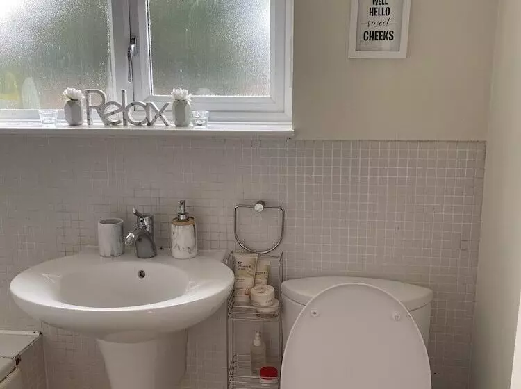 Residenssi Gorgeous 2 Bed Apt In Leafy Richmond!