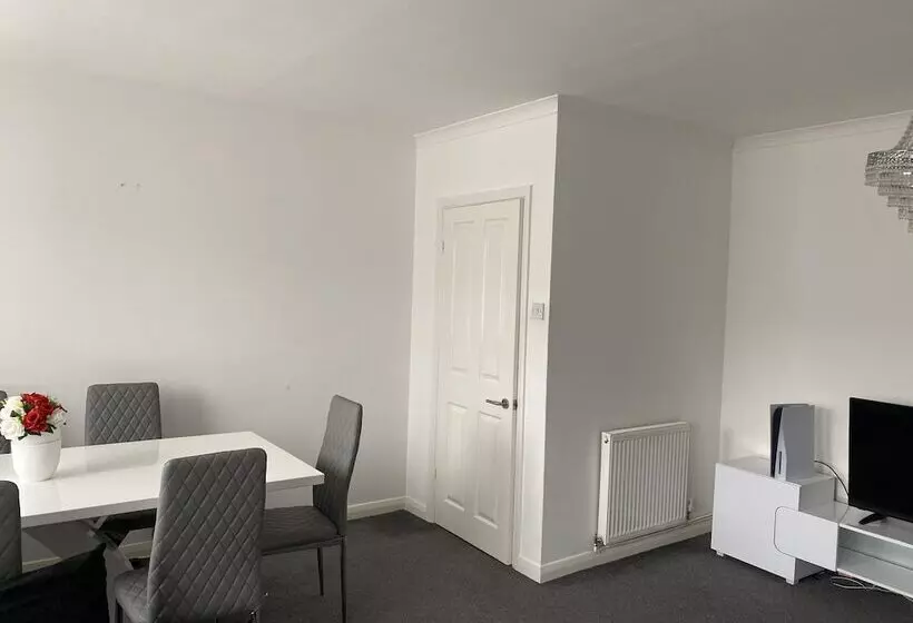 Residenssi Gorgeous 2 Bed Apt In Leafy Richmond!