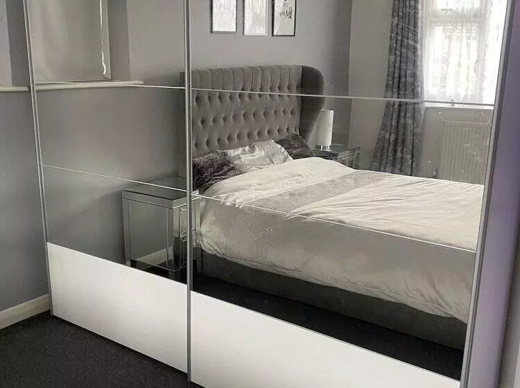 Residenssi Gorgeous 2 Bed Apt In Leafy Richmond!