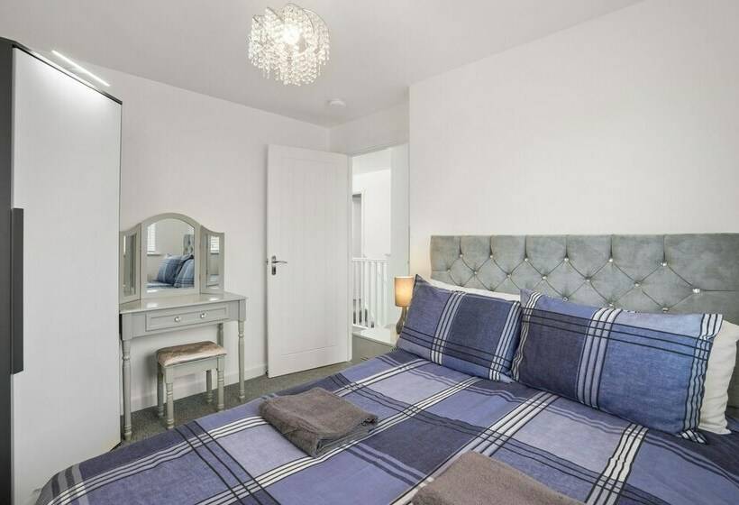 Резиденция New Luxury 3 Bed House In Oulton Broad Lowestoft