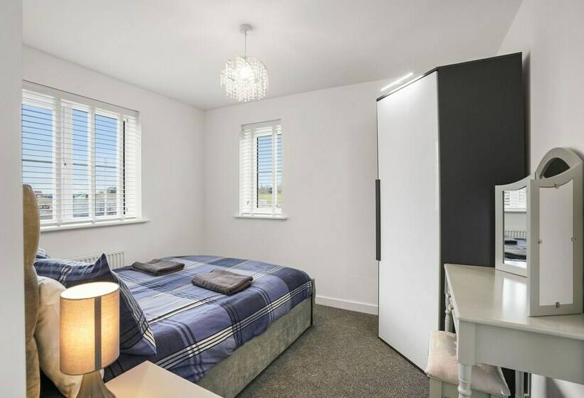 Резиденция New Luxury 3 Bed House In Oulton Broad Lowestoft