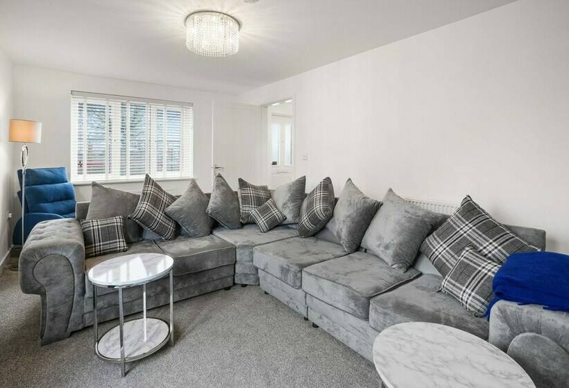 Резиденция New Luxury 3 Bed House In Oulton Broad Lowestoft