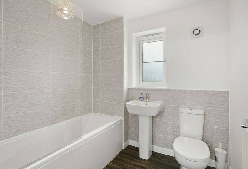 Резиденция New Luxury 3 Bed House In Oulton Broad Lowestoft