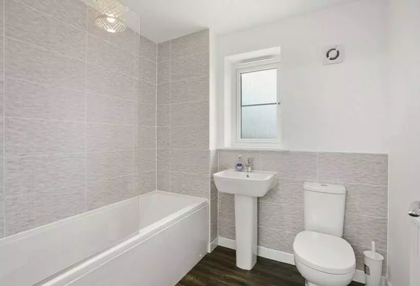 Residenssi New Luxury 3 Bed House In Oulton Broad Lowestoft