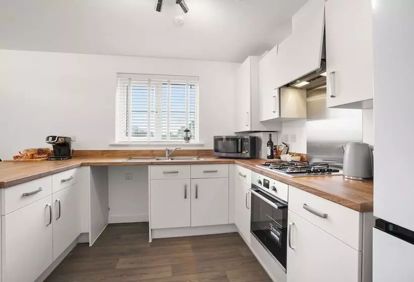 Residenssi New Luxury 3 Bed House In Oulton Broad Lowestoft