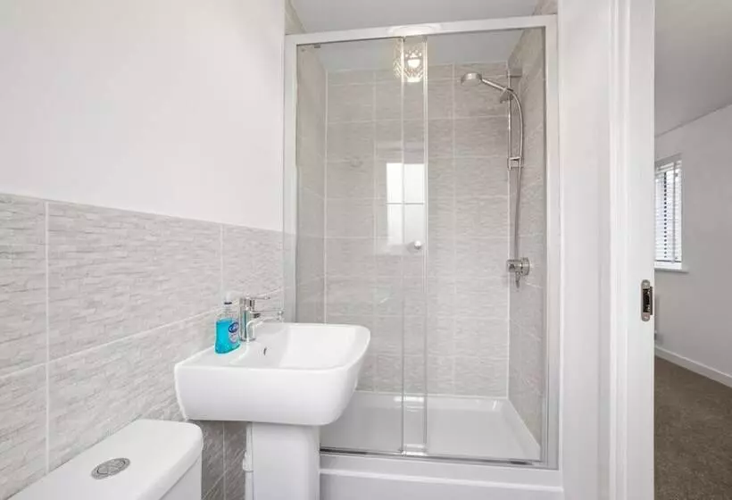 Residenssi New Luxury 3 Bed House In Oulton Broad Lowestoft