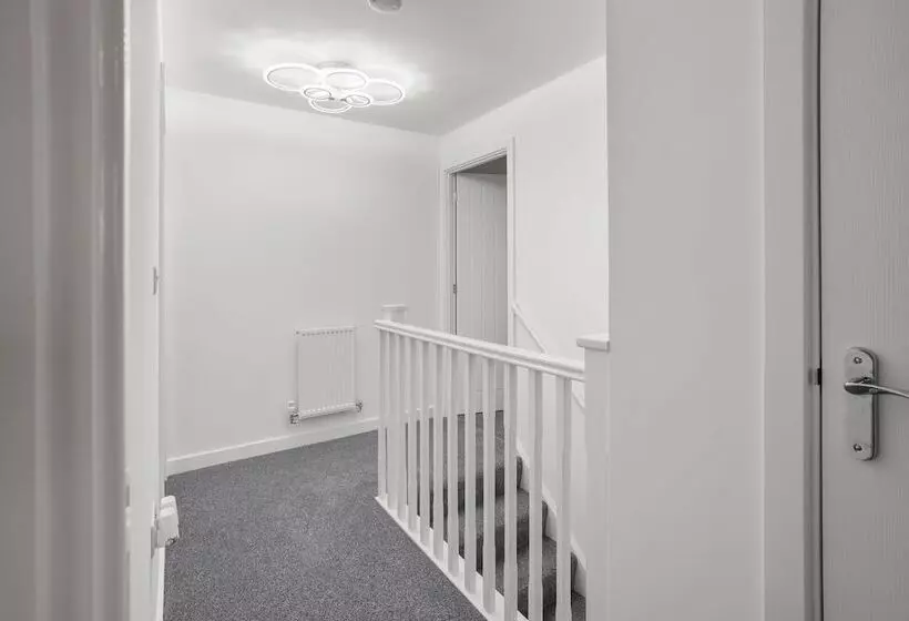 Residenssi New Luxury 3 Bed House In Oulton Broad Lowestoft