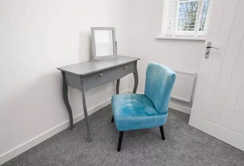 Residenssi New Luxury 3 Bed House In Oulton Broad Lowestoft