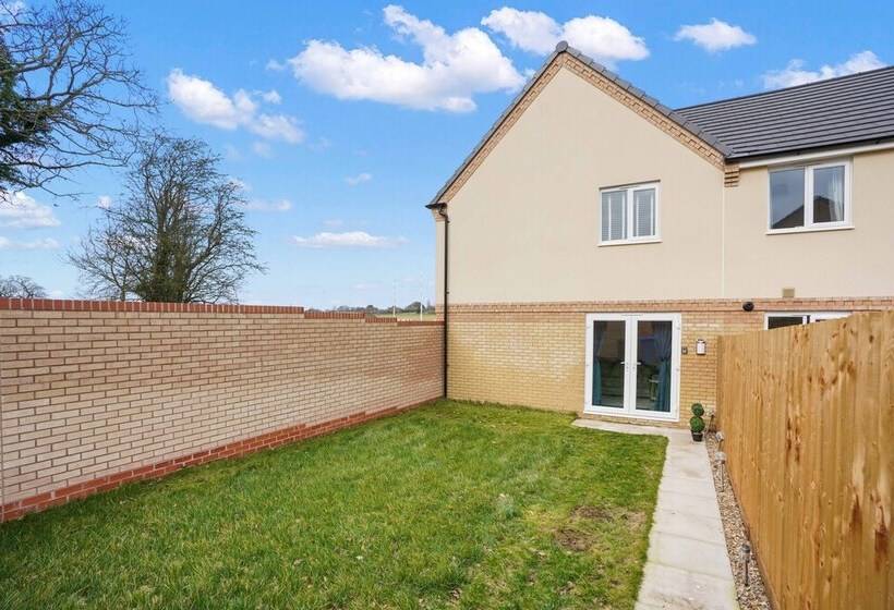 Резиденция New Luxury 3 Bed House In Oulton Broad Lowestoft