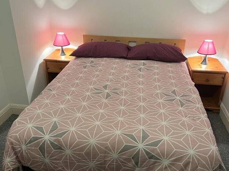 레지던스 Remarkable 3 Bed House In Westcliff On Sea