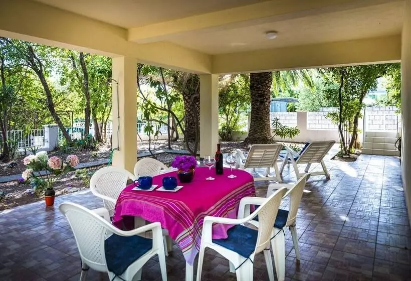 Residenssi Stunning 3 Bed House In Orebic