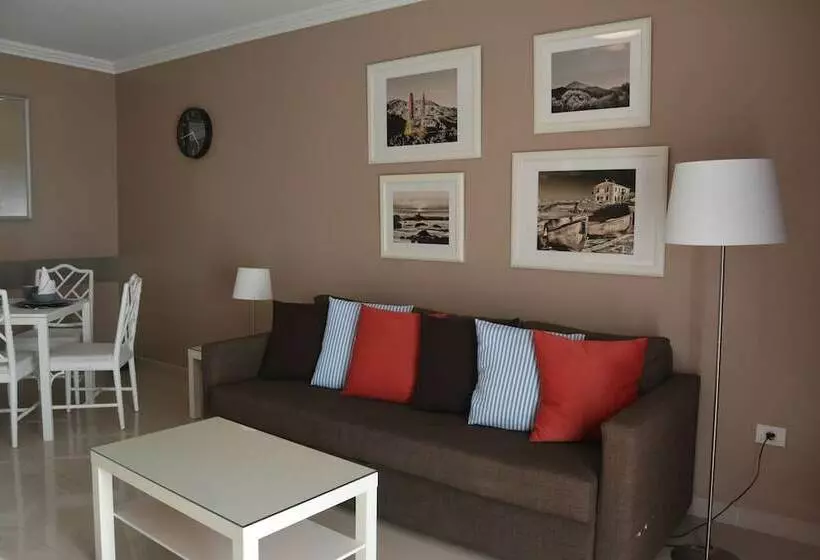 Residencial La Quinta Park Suites